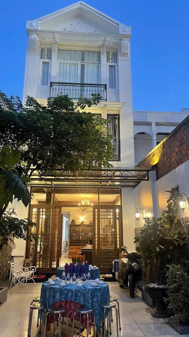 Nhà mặt tiền đường Nguyễn Thị Minh Khai 160m² giá 40 tỷ - Kinh doanh thuận lợi!