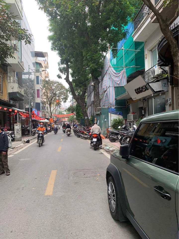 Nhà Mặt Phố Nguyễn Chính, Hoàng Mai 76m² giá 13.8 tỷ - Chính chủ bán gấp!