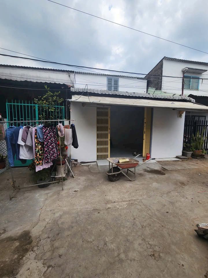 Nhà trệt lửng 60m² đường Làng Hoa Bà Bộ, Bình Thủy, Cần Thơ giá 950 triệu - Sổ hồng chính chủ!