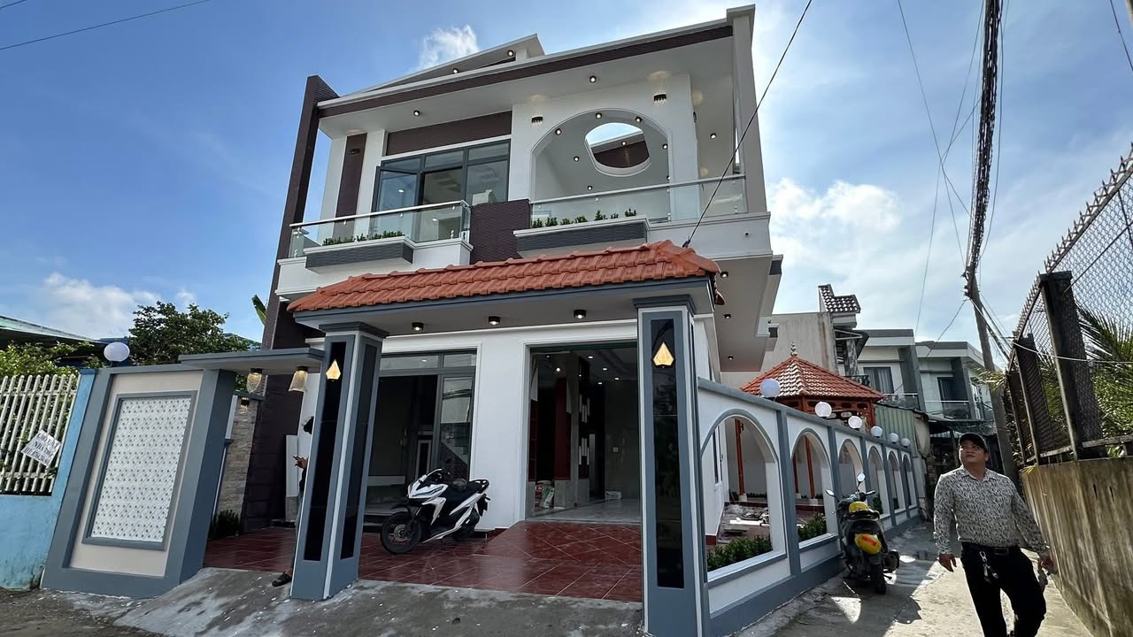 Townhouse Long Thượng 225m² giá 4.3 tỷ - Sân vườn rộng thoáng