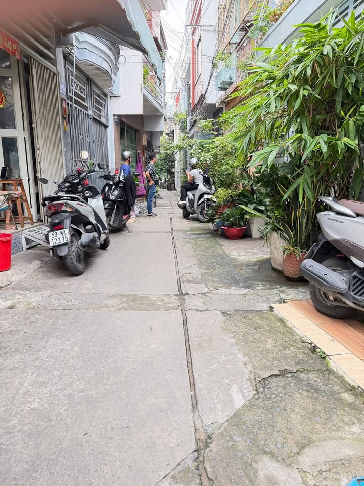 Đất nền 100m² tại quận 11 giá 4.68 tỷ - Trung tâm sôi động, xây dựng theo ý thích!