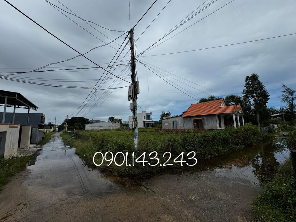 Đất biển Tam Tiến 352m² giá 1 tỷ - Cách mặt nước chỉ 300m!