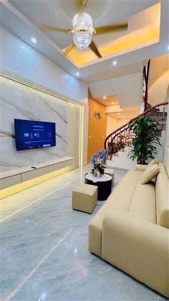 Nhà đẹp Đại Từ 32m² giá 7 tỷ - Full nội thất, ô tô đỗ gần