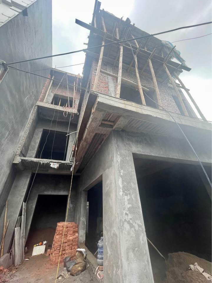 Nhà 3 tầng đường Thái Bình, Nam Định 68m² giá 2.45 tỷ - Thiết kế hiện đại, ô tô đỗ gần!