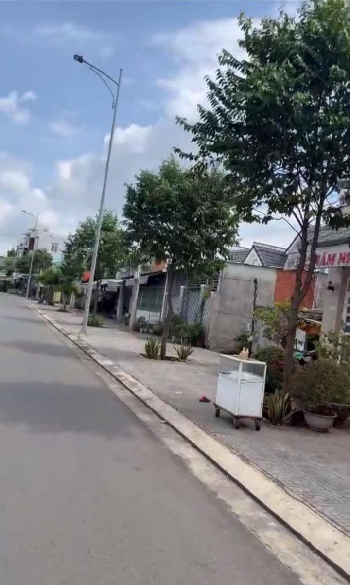 Nhà riêng Tỉnh lộ 52 Long Phước 255m² giá 4.4 tỷ - Kinh doanh thuận lợi!