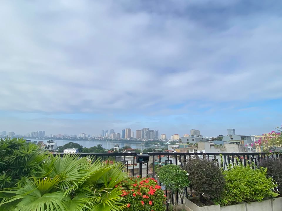 Căn hộ 85m² Võng Thị giá 18 tỷ - An yên cho bố mẹ tuổi xế chiều!