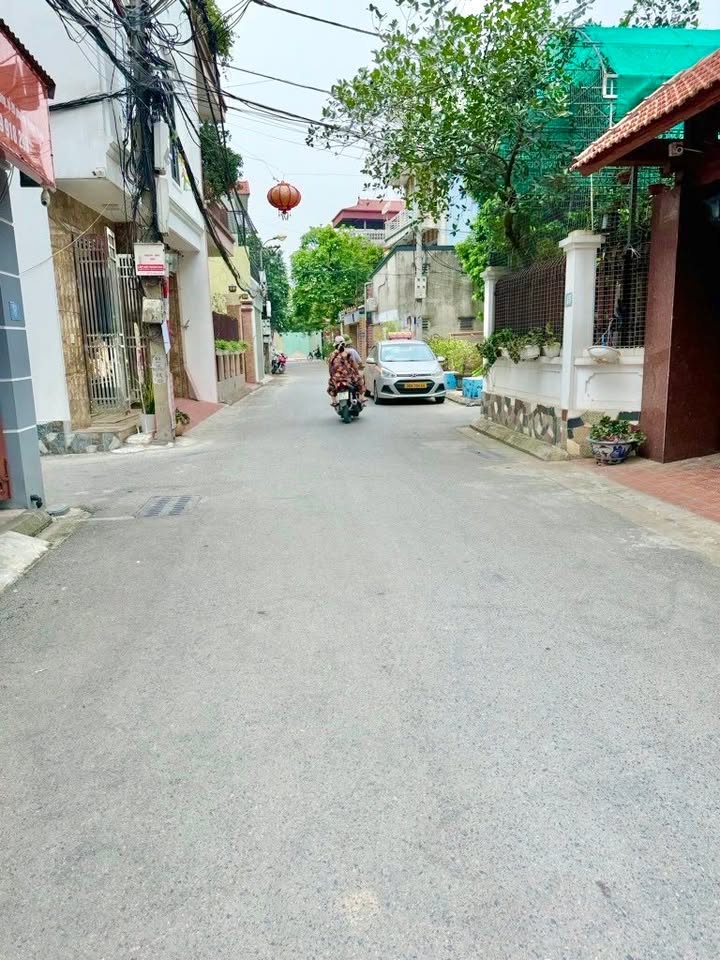 Đất nền Việt Hưng 75m² giá 11 tỷ - Kinh doanh đắc địa, dân trí cao!