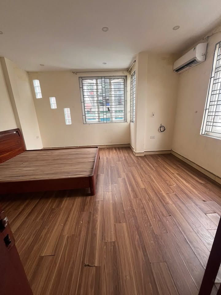 Phòng cho thuê tại đường Nguyễn Chính, Tân Mai 1 phòng giá 3.1 triệu - Tiện nghi đầy đủ, thoáng mát!