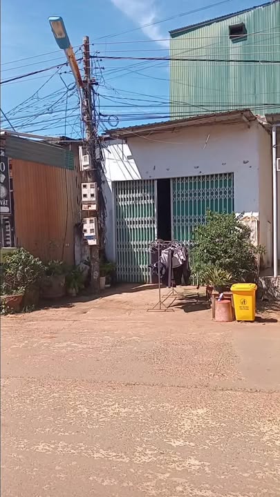 Nhà bán ngay trung tâm xã Ea Wy, Đắk Lắk 100m² - Tiềm năng kinh doanh tốt!