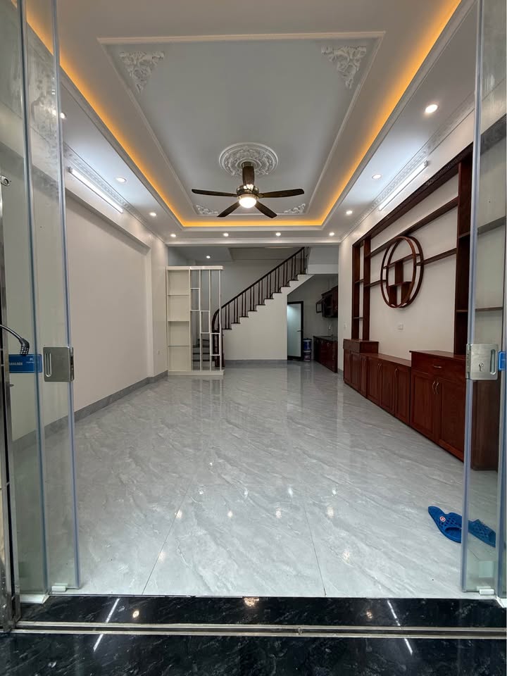 Nhà 3 tầng mới xây tại ngõ 26 Trần Quang Khải, 41.5m² giá 2.379 tỷ - Vị trí thuận lợi gần chợ!