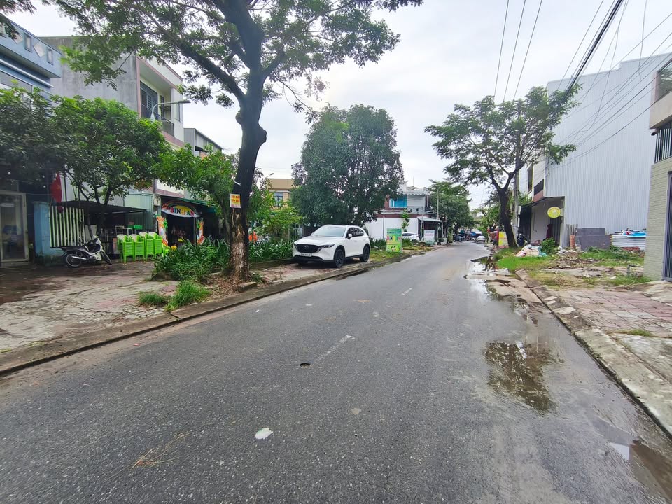 Đất nền Điện Ngọc 84m² giá 2 tỷ - Sát chợ, tiện ích đầy đủ!