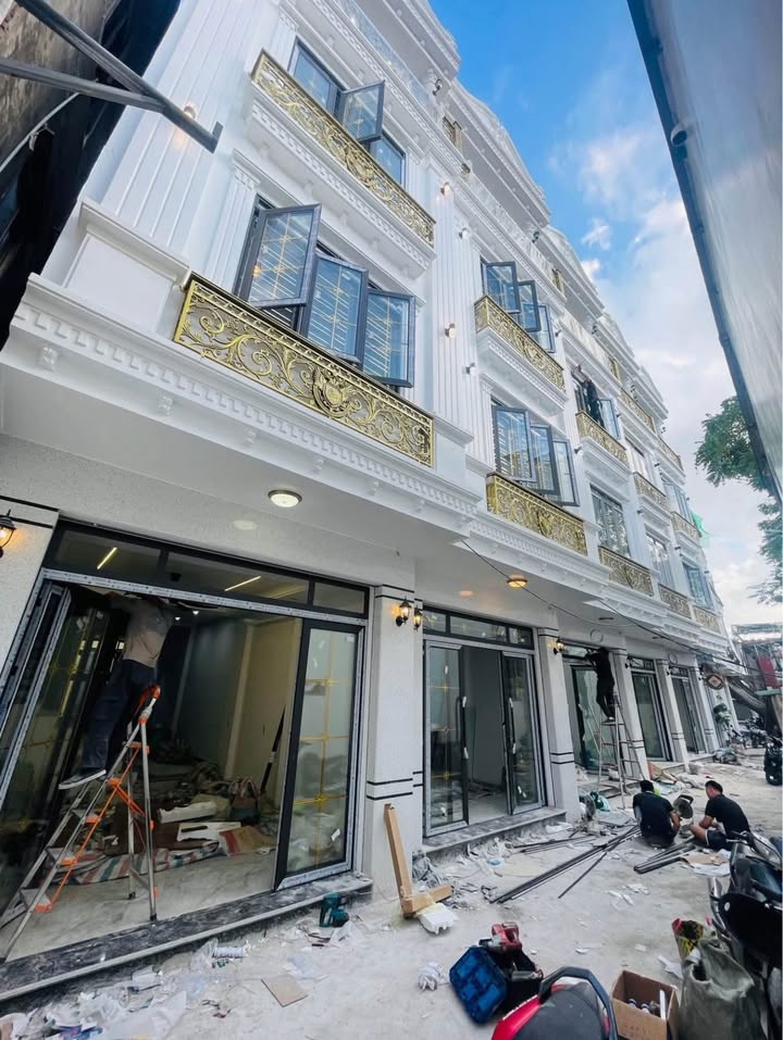 Nhà xây mới phố Hồ Sen Lê Chân 61m² giá chỉ 6.8 tỷ - Ô tô tới cửa!