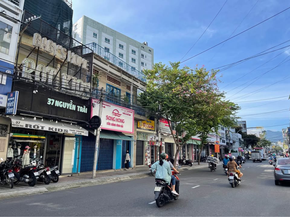 Nhà mặt tiền đường Nguyễn Trãi Nha Trang 75m² giá 20 tỷ - Vị trí kinh doanh sầm uất!