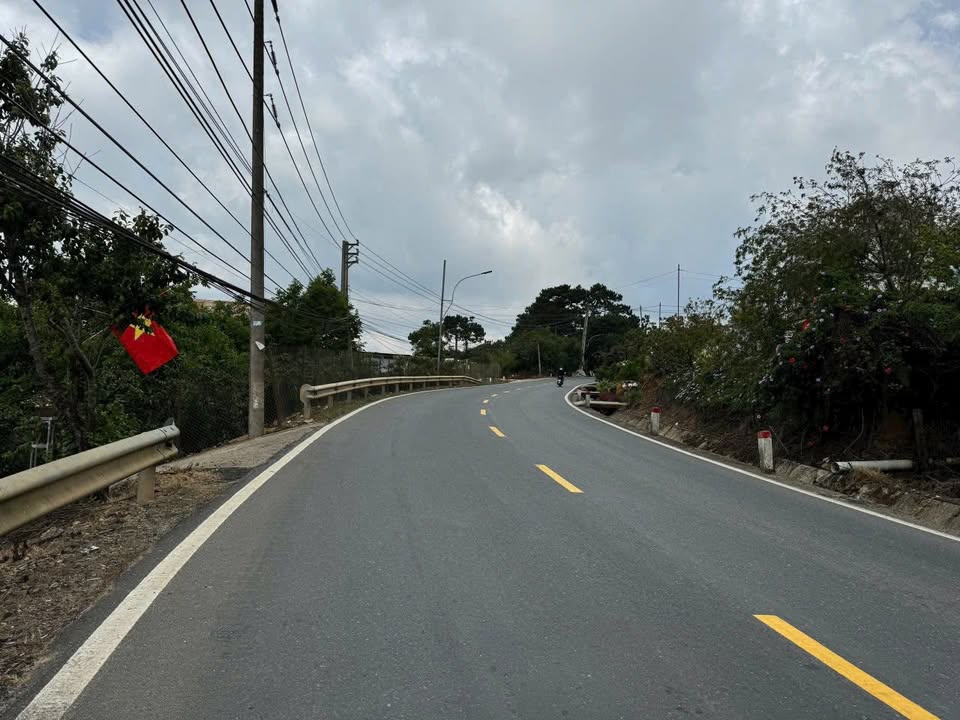 Đất nền mặt tiền Quốc Lộ 20 - Phường Xuân Trường, Đà Lạt 185.5m² giá 1.9 tỷ - Cơ hội đầu tư tuyệt vời!