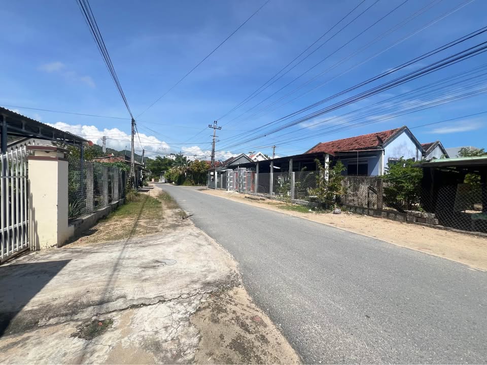 Đất nền Vạn Hưng 249m² giá chỉ 3 tỷ - Cách biển 350m, đầu tư sinh lời!