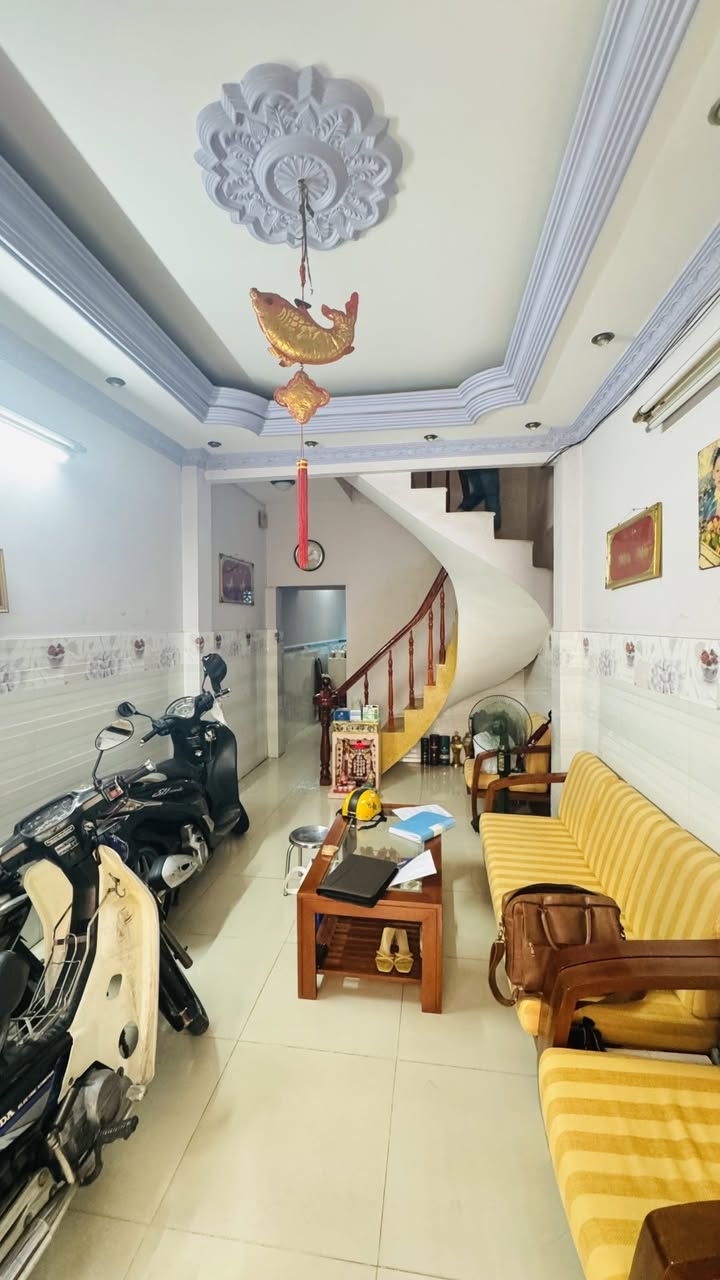 Nhà phố Lạc Long Quân Q11 74m² giá 14.3 tỷ - Kinh doanh đỉnh cao, pháp lý rõ ràng!