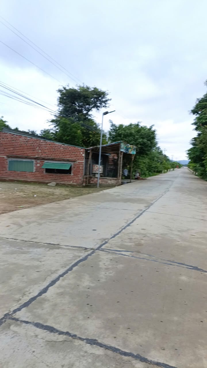 Đất nền Lắk 1800m² giá 702 triệu - Tiềm năng đầu tư lớn!