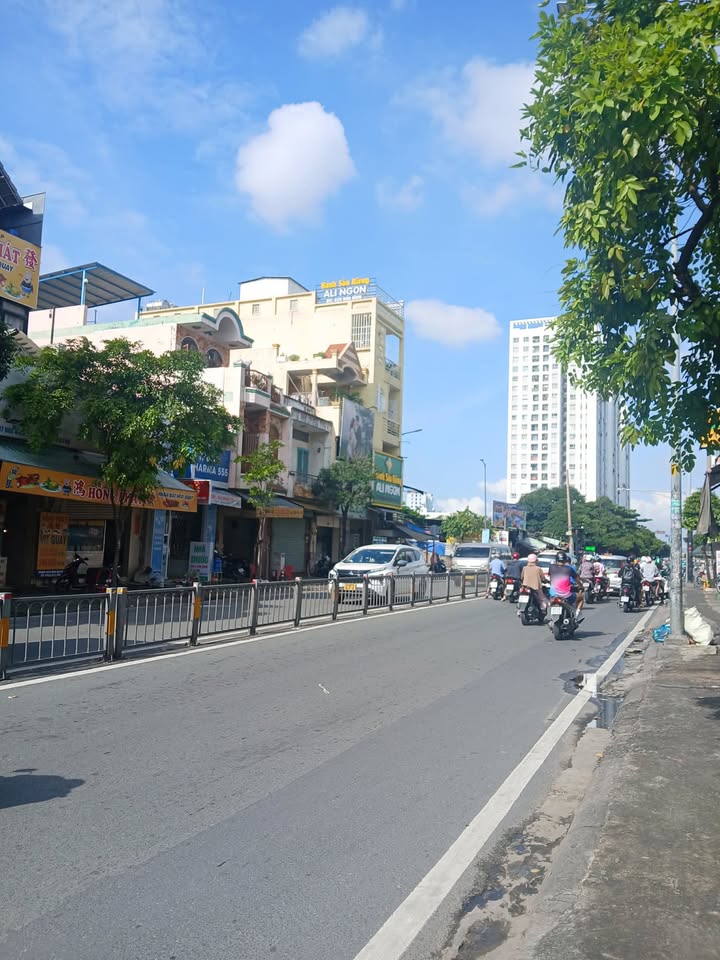 Bán nhà mặt tiền Hòa Bình, Tân Phú 69m² giá 12.7 tỷ - Kinh doanh đa ngành nghề