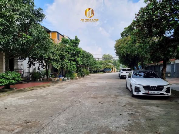 Nhà 3 tầng Ninh Bình 96m² giá thỏa thuận - Thiết kế tiện nghi, mặt tiền rộng