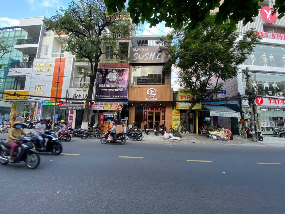 Nhà phố mặt tiền đường Hoàng Diệu, Đà Nẵng 74m² giá 14 tỷ - Vị trí đắc địa gần ngã 4 Trưng Nữ Vương!