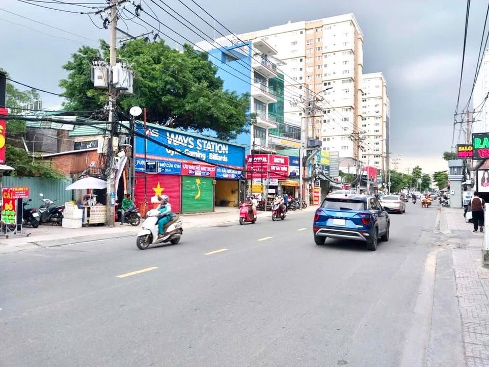 Nhà mặt tiền Nguyễn Xí 100m² giá 22 tỷ - Đầu tư sinh lời ngay!