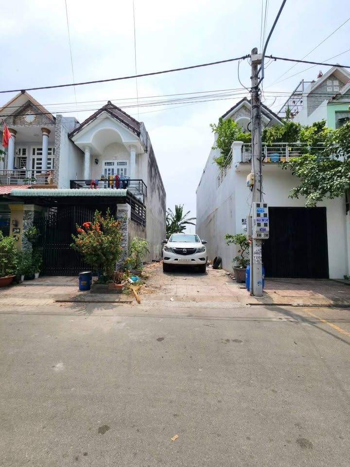 Đất KDC Trần Hưng Đạo, Dĩ An 84,3m² giá 4,75 tỷ - Xây dựng tự do ngay!