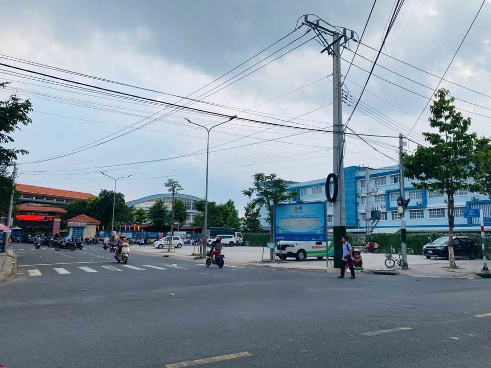 Bán nhà lầu trệt mặt tiền Đặng Văn Mây, Dĩ An 41m² giá 3.4 tỷ - Kinh doanh thuận lợi!