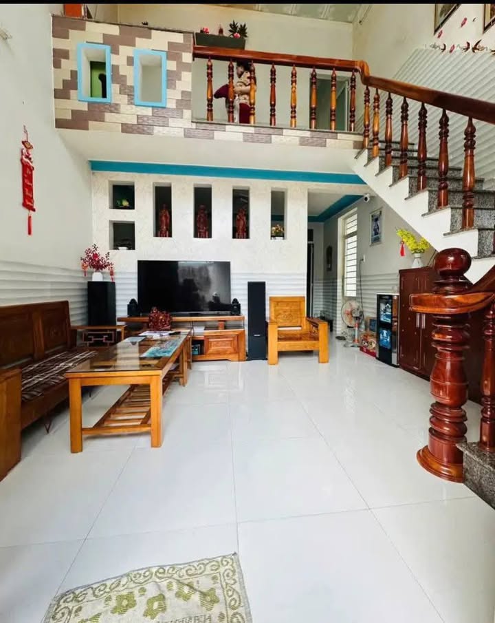 Nhà phố 2 mặt tiền Tây Sơn, Quy Nhơn 40m² giá 2.25 tỷ - Môi trường sống lý tưởng!