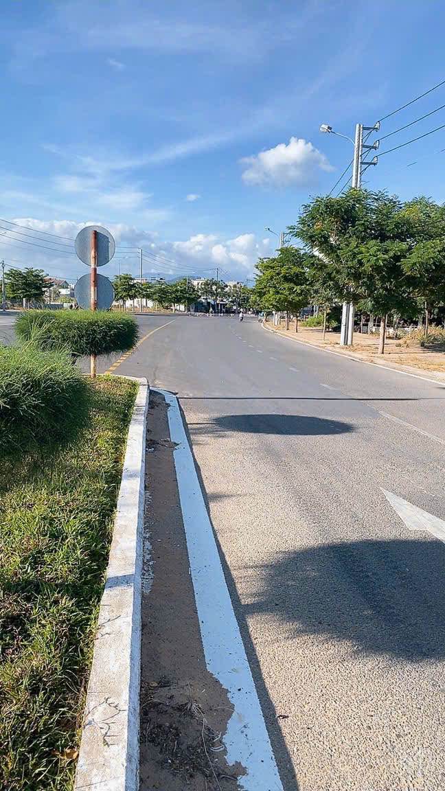 Đất nền mặt tiền đường Yên Ninh, phường Mỹ Hải 324m² - Cơ hội đầu tư sinh lợi!