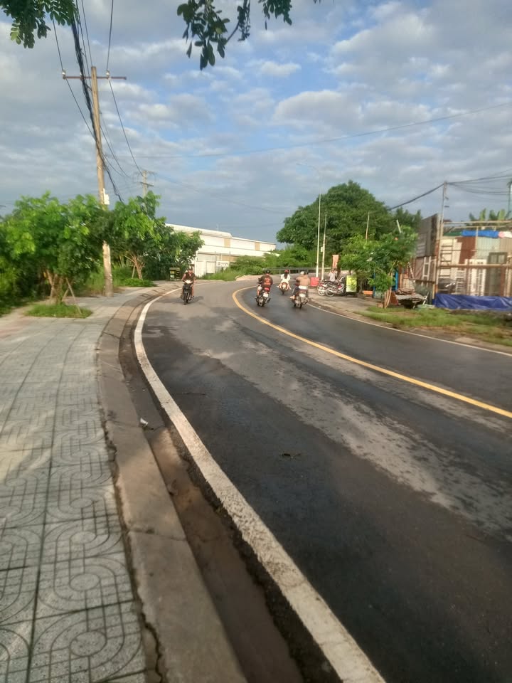 Nhà mặt tiền đường Nguyễn Bình, huyện Nhà Bè 700m² - Thích hợp kinh doanh