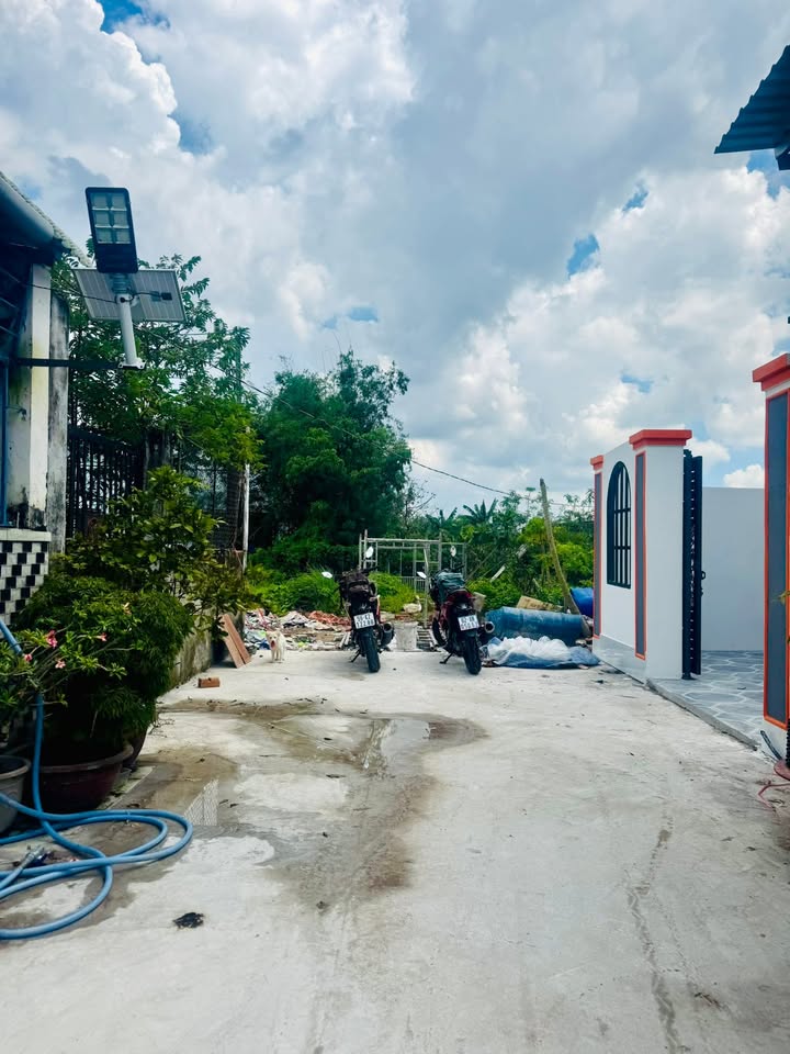 Nhà phố 1 trệt 1 lửng tại Mỹ Lộc, Cần Giuộc, 95m² giá 2.25 tỷ - Chính chủ bán gấp!