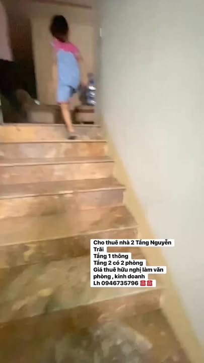 Nhà cho thuê 2 tầng trên đường Nguyễn Trãi, Vinh - Phù hợp làm văn phòng kinh doanh!