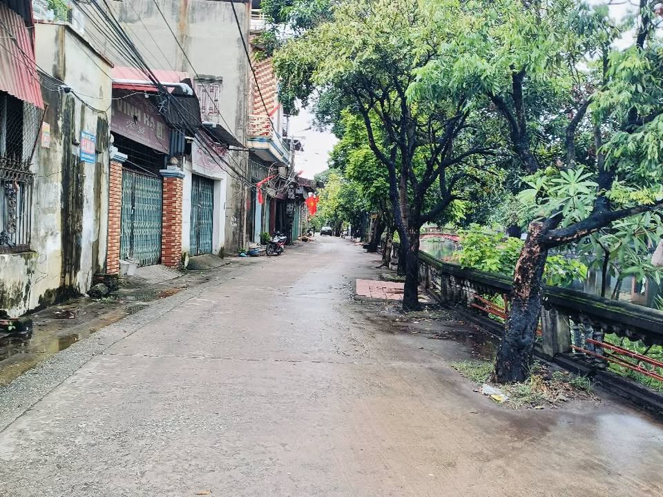 Nhà 2 tầng tại khu phố Mai Động, 118,8m² - Mặt tiền 8m, Sổ đỏ chính chủ!