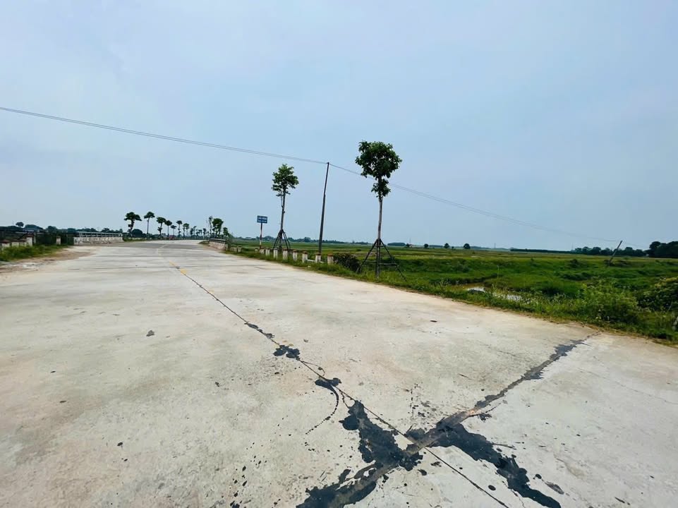 Đất mặt tiền kinh doanh đường Nguyễn Xí, Hà Tĩnh 278.2m² giá 2 tỷ - Cơ hội đầu tư hấp dẫn!