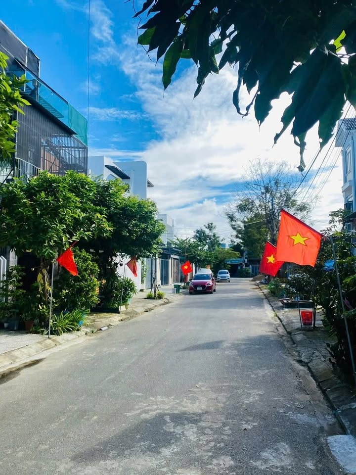 Nhà 2 tầng Hòa Quý, Đà Nẵng 100m² giá 4.7 tỷ - An cư lý tưởng!