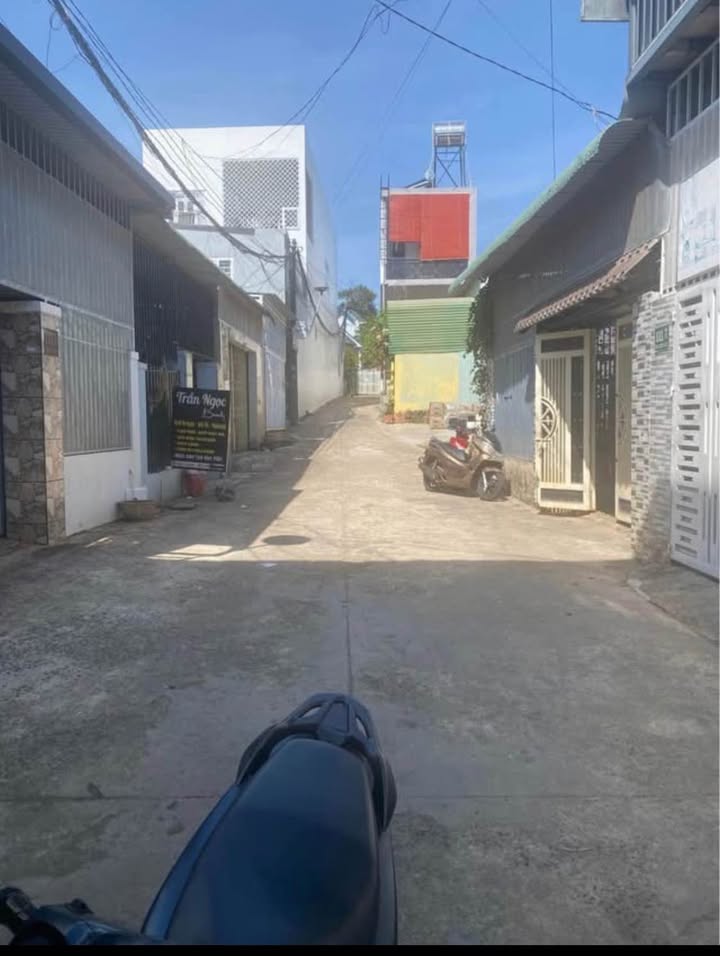 Nhà riêng Đinh Công Tráng, Buôn Ma Thuột 70m² giá 2.6 tỷ - Thiết kế hiện đại, ô tô vào tận nhà!