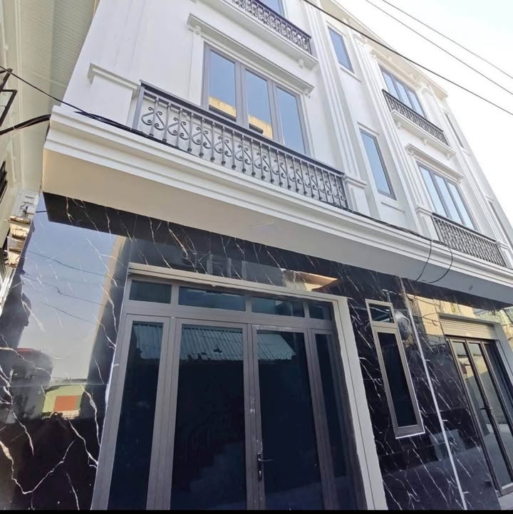 Nhà 3 tầng chính chủ tại Trần Thành Ngọ, Kiến An - Giá 2 tỷ, sẵn sàng vào ở!