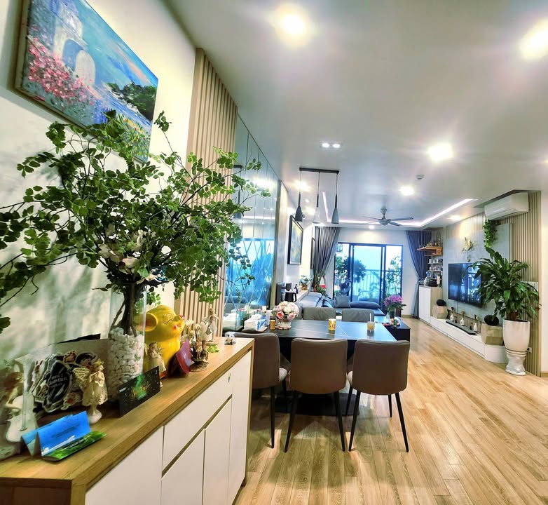 Căn hộ 2 phòng ngủ Hoàng Mai 75m² giá 6 tỷ - View Hồ Linh Đàm tuyệt đẹp!