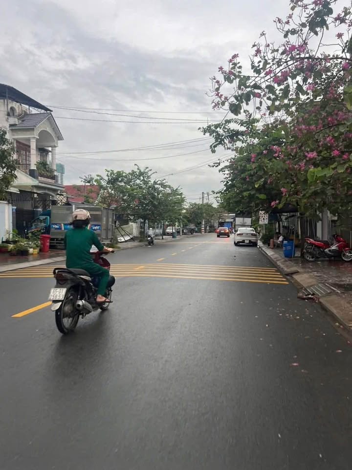 Mặt tiền FrontHouse Dĩ An 100m² giá 6 tỷ - Vị trí kinh doanh đắc địa!