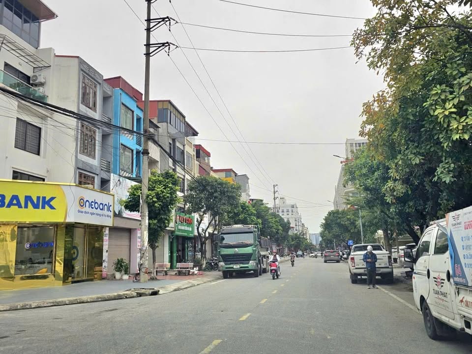 Nhà 4 tầng lô góc đường Nguyễn Cao, Bắc Ninh, 128m² - Giá tốt chờ đón chủ mới!