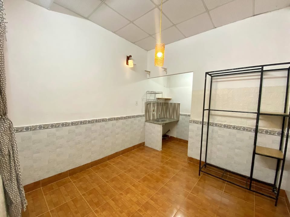 Cho thuê phòng trọ tại Vĩnh Hải, Nha Trang - An ninh, thoáng mát chỉ 1.3 triệu