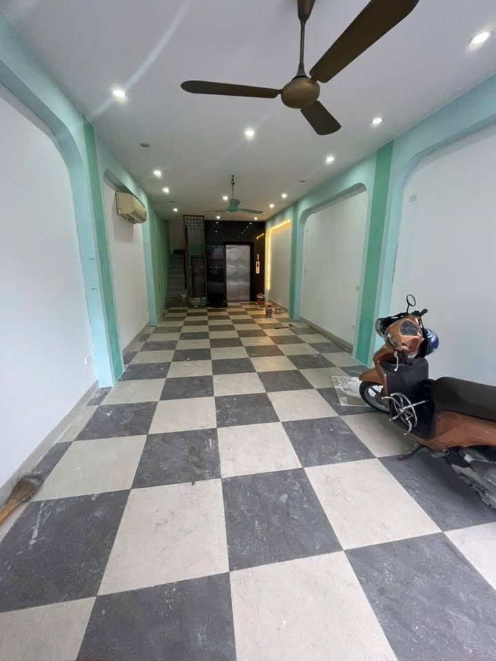 Nhà liền kề cho thuê tại Giếng Sen, Dương Nội 55m² giá 22 triệu - Thiết kế thông sàn, sẵn sàng hoạt động!