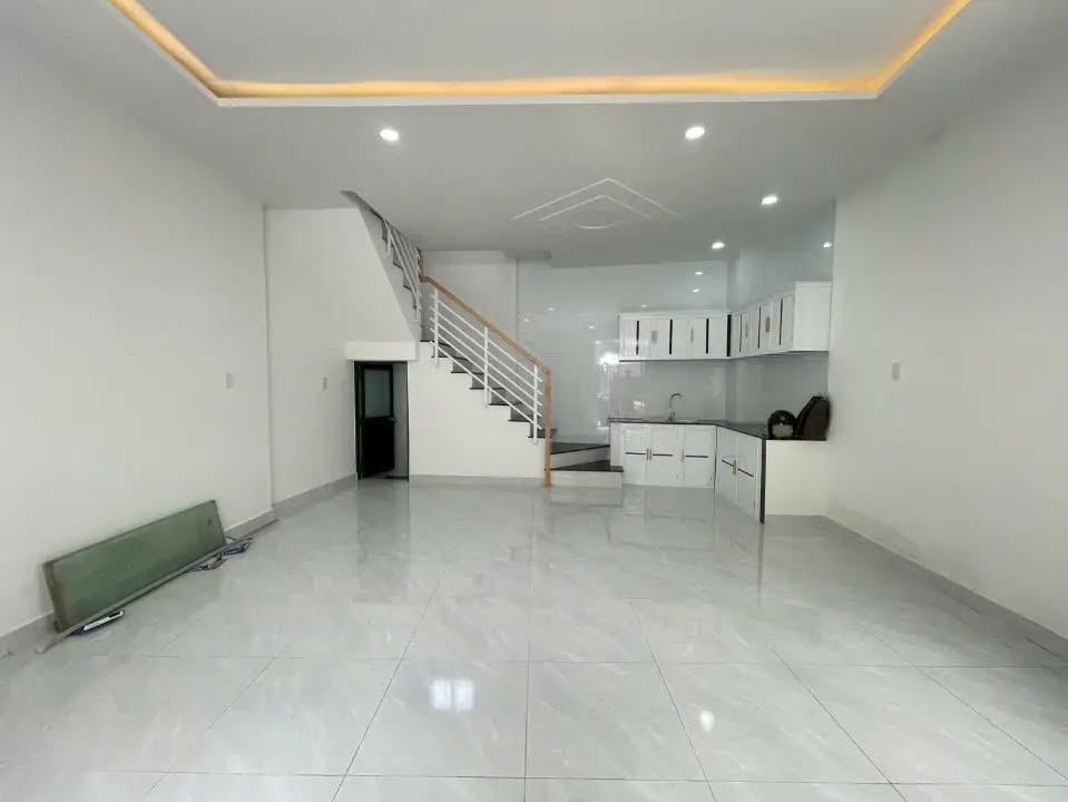 Nhà 2 mặt tiền gần biển Bãi Tắm Hòn Chồng 40.8m² giá 2.8 tỷ - Cơ hội đầu tư sinh lời!