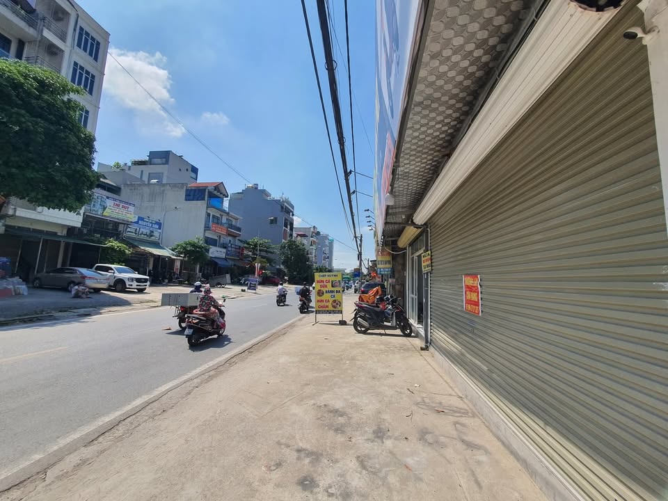 Cửa hàng mặt phố Nguyễn Trực, Hà Đông - Diện tích 5m mặt tiền, cho thuê thuận tiện kinh doanh!