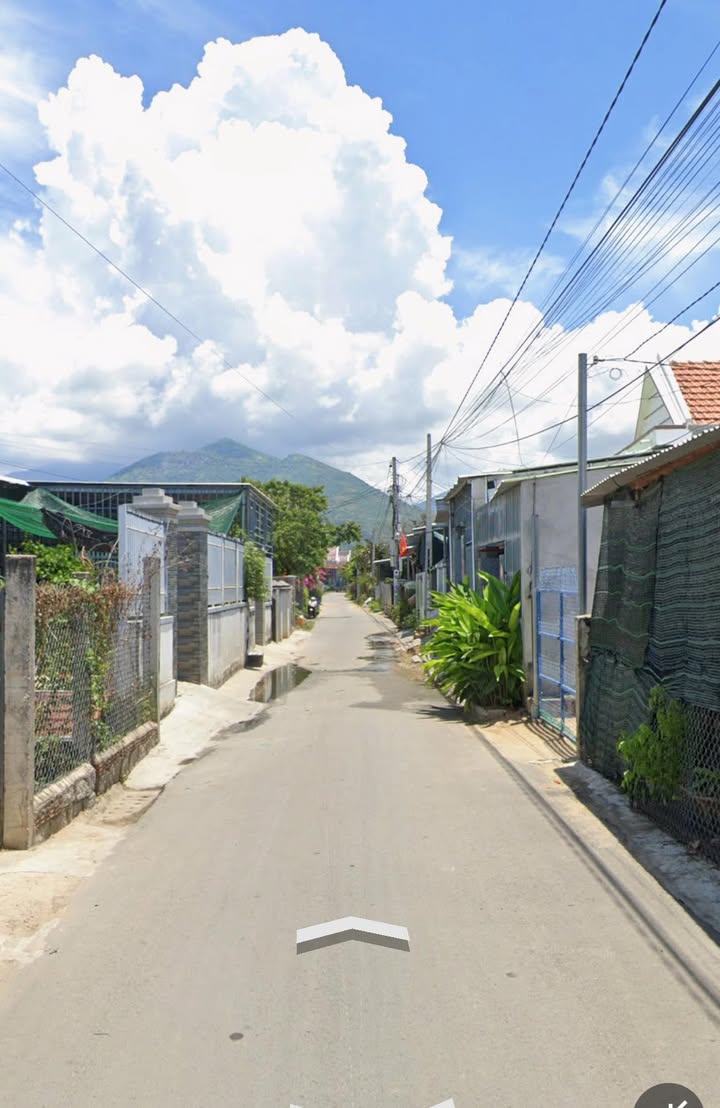 Nhà cấp 4 tại Vạn Phước, Vạn Ninh 125m² giá 1 tỷ - Gần trường, chợ tiện lợi!