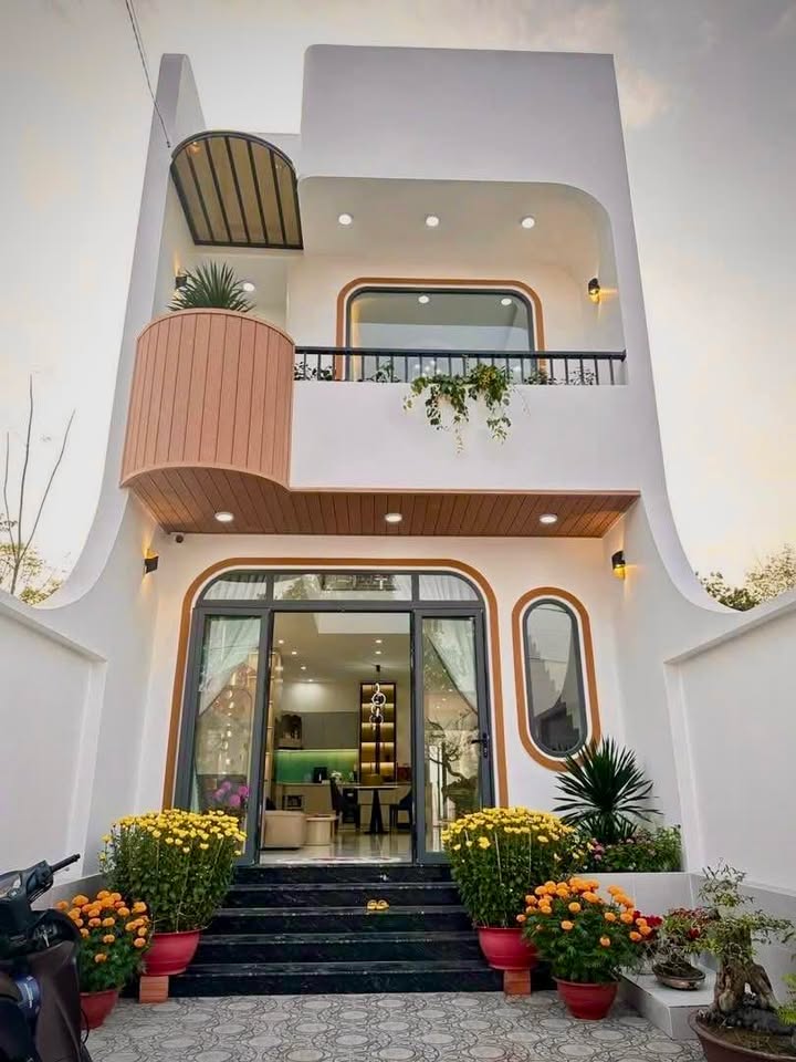 Nhà lầu 3 phòng ngủ tại Trảng Dài, Biên Hòa 90m² giá 3.68 tỷ - Sổ đỏ chính chủ, nội thất cao cấp!