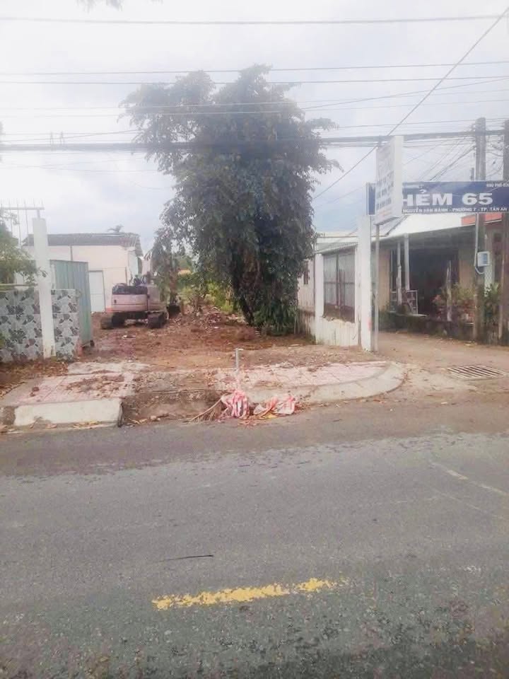 Đất mặt tiền đường Nguyễn Văn Rành, Tân An, 210m² - Vị trí đắc địa, kinh doanh thuận lợi!