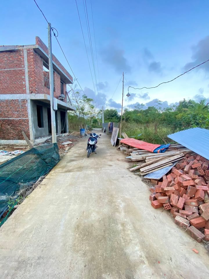 Đất nền Hòa Quý, Đà Nẵng 100m² giá 1.35 tỷ - Đầu tư bền vững!