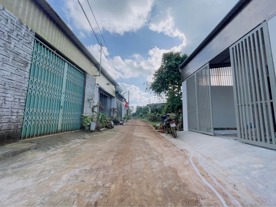 Đất nền Hẻm Nguyễn Siêu, Phường Diên Hồng, Pleiku 150m² chỉ 700 triệu - Đường rộng, dân cư đông đúc!