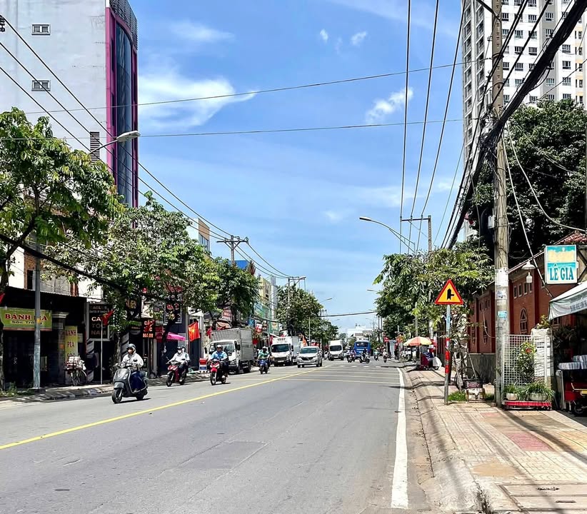 Nhà mặt tiền Đặng Văn Bi, Thủ Đức 130m² giá 24.4 tỷ - Đầu tư kinh doanh đa ngành!